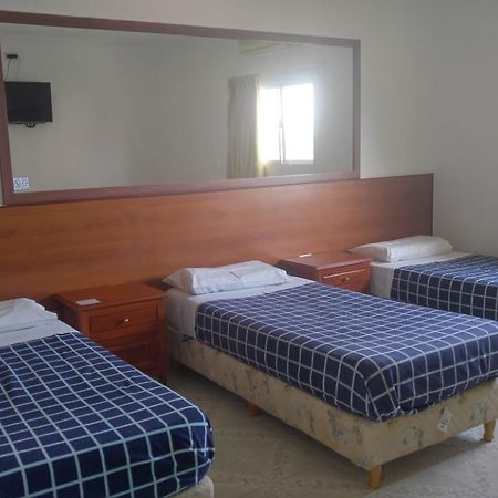 Hotel Cruce Del Desierto Veinticinco de Mayo  المظهر الخارجي الصورة