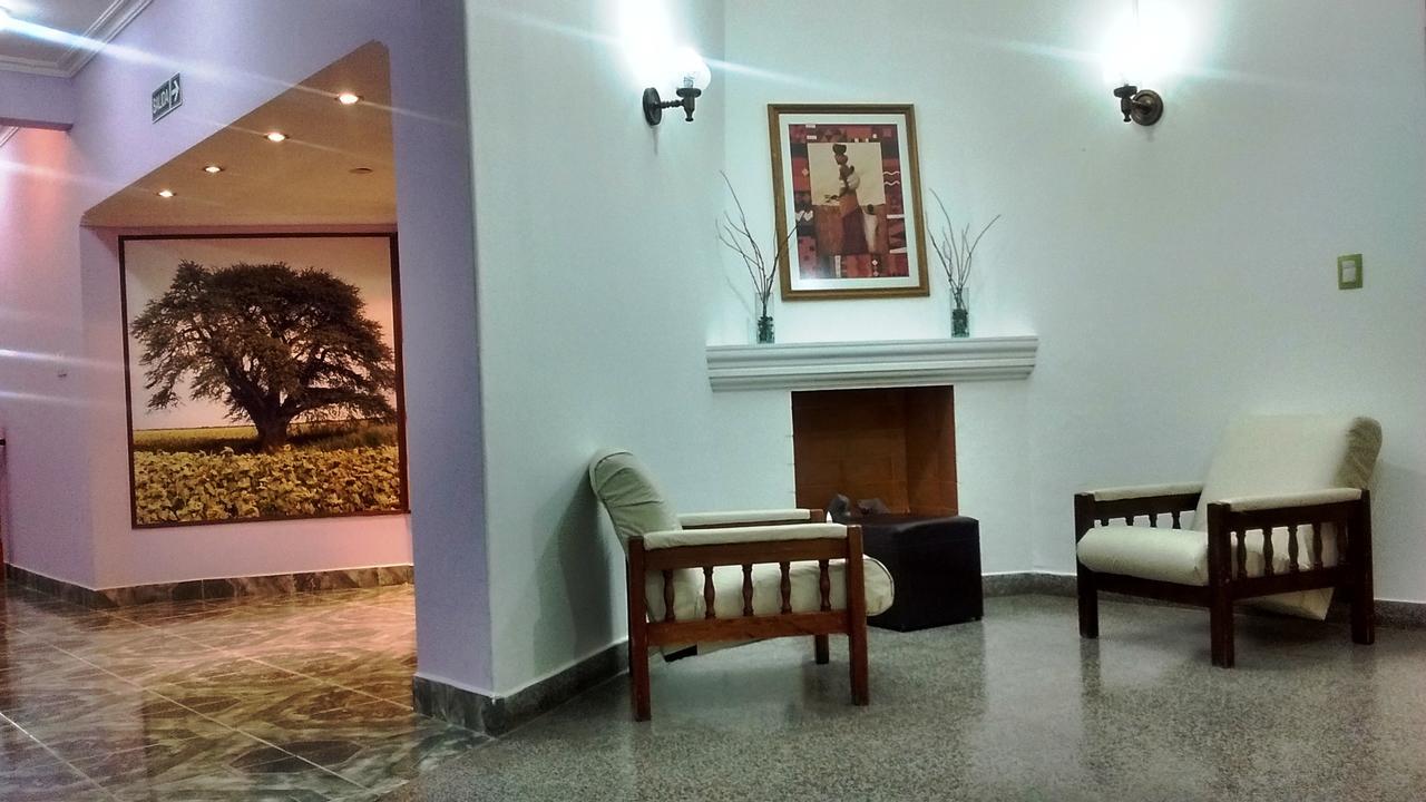 Hotel Cruce Del Desierto Veinticinco de Mayo  المظهر الخارجي الصورة