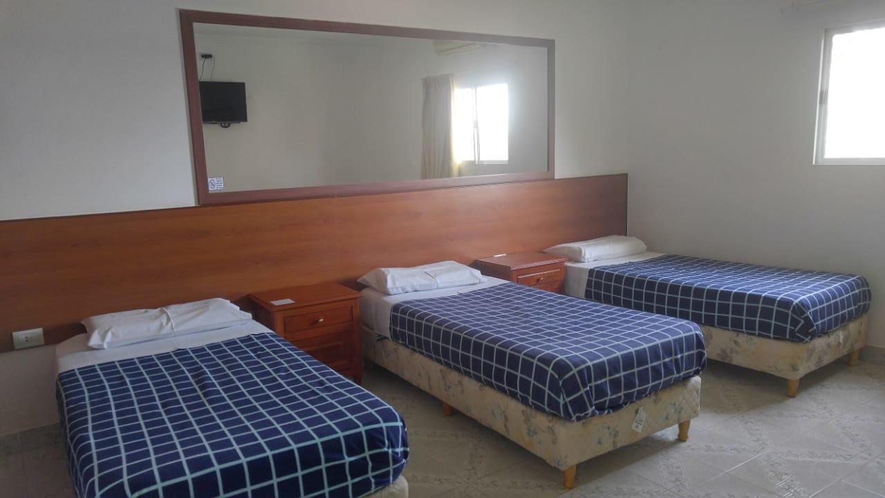 Hotel Cruce Del Desierto Veinticinco de Mayo  المظهر الخارجي الصورة